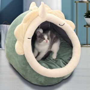 Green Half-Enclosed Cat Bed – Soft Short Velvet Fabric with Sponge + PP Cotton Filling, S Size (28x28x30cm)