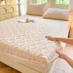 Beige Ultra Soft Plush Fitted Sheet - Winter Warm Plush Bed Sheet Embossed Diamond Pattern (180x200cm)