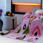 Pink Luxurious Chunky Knit Throw Blanket - Cozy & Thick Sofa Accent - 136 x 130cm (920g)