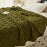 200*230CM Dark Green Ultra-Soft Waffle Textured Plush Fleece Blanket - Large Cozy All-Season Throw for Bed & Sofa