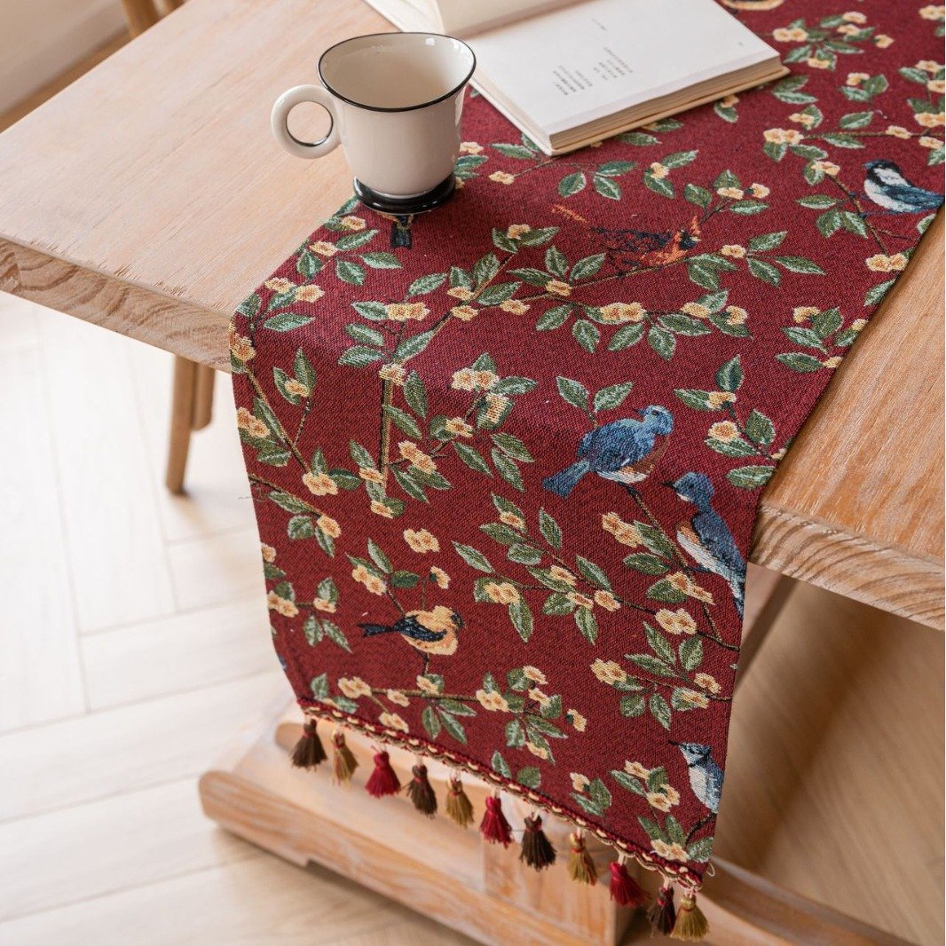 Jacquard Date Red Two Orioles 33-180cm Elegant Geometric Jacquard Table Runner with Tassels – Modern Dining & Coffee Table Decor